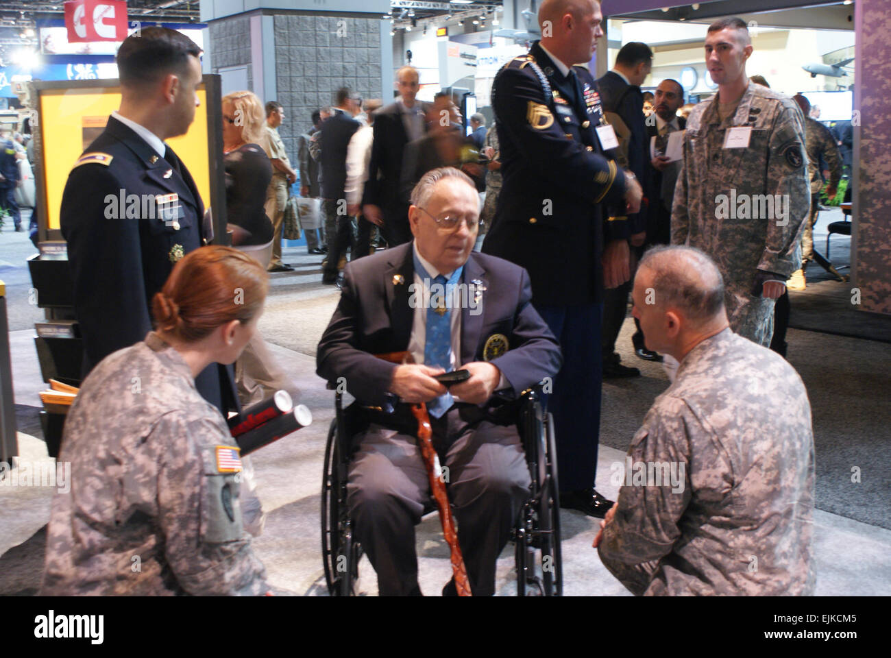 Korean War Medal of Honor recipient Ronald Rosser visits the U.S. Army exhibit at the Association of the United States Army 2010 Annual Meeting &amp; Exposition. Maj. Gen. Stephen Lanza, Chief of U.S. Army Public Affairs, provided an overview of the U.S. Army Exhibit. For more information, visit /medalofhonor/citations24.html#R  /medalofhonor/citations24.html#R Stock Photo