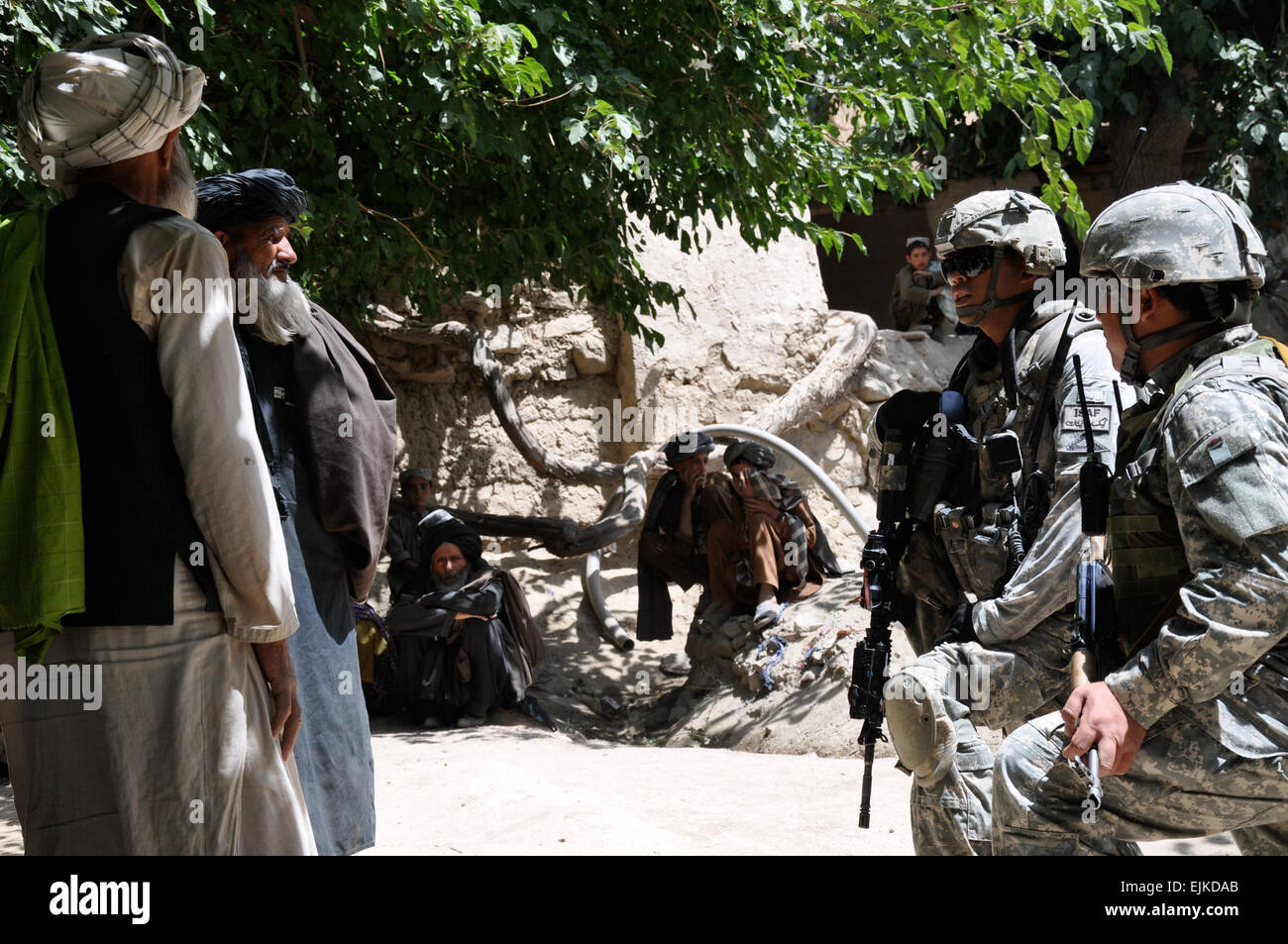 Cpt. Jason V. Basilides, a 1st Battalion, 4th Infantry Regiment platoon ...