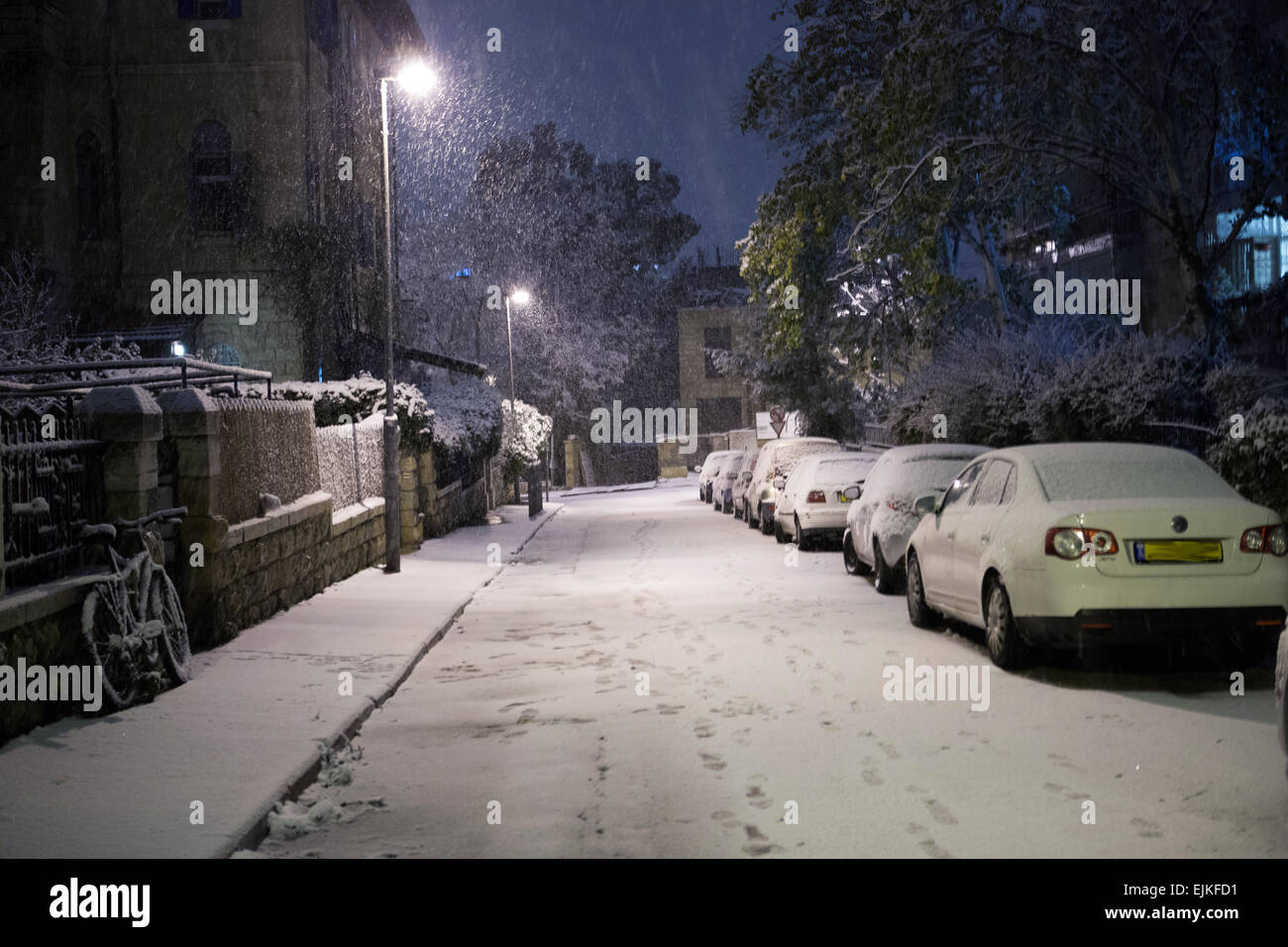 Jerusalem neighborhood during a snow storm Stock Photo - Alamy