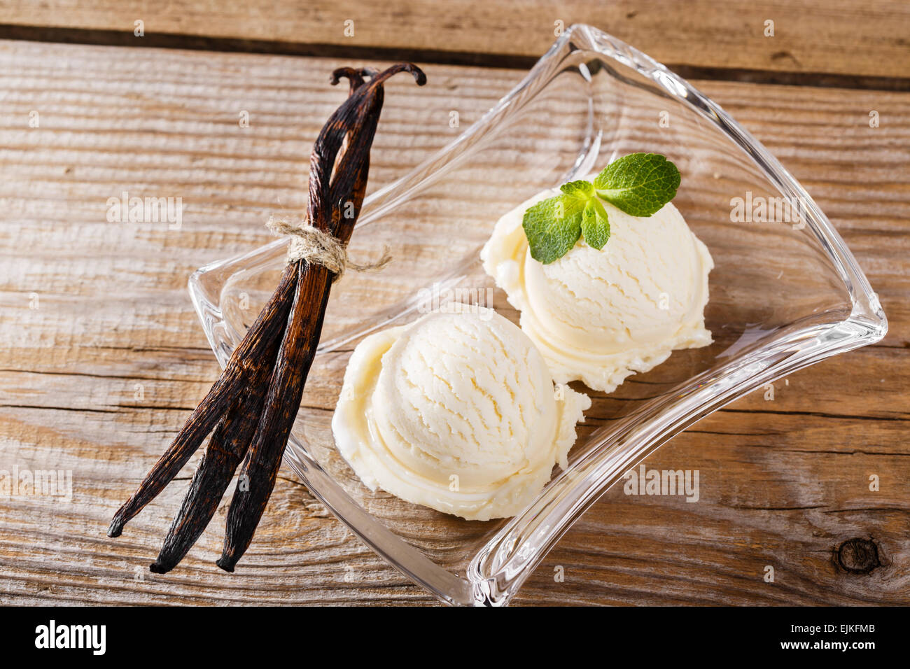 Vanilla ice cream hi-res stock photography and images - Alamy