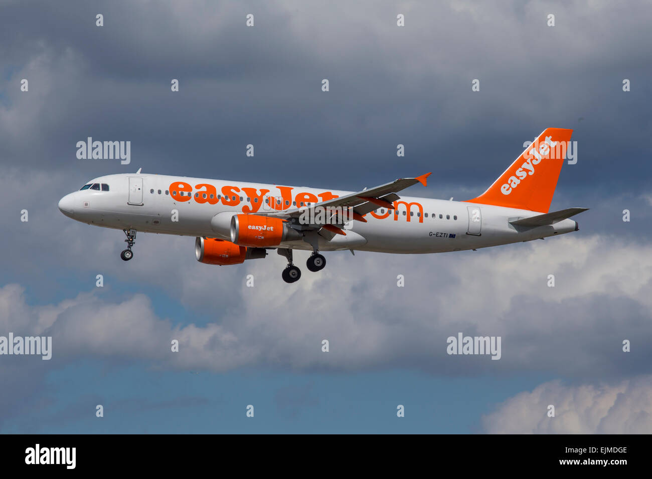 Easyjet Airbus A320 Aircraft Stock Photo - Alamy