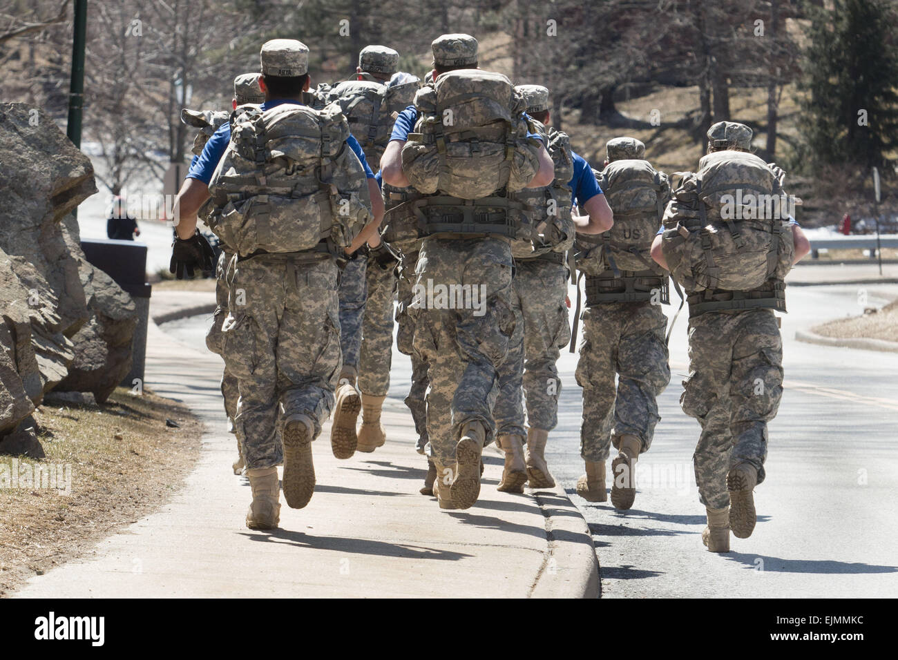 West Point, N.Y, USA. 29th Mar, 2015. Cadets compete in the ruck