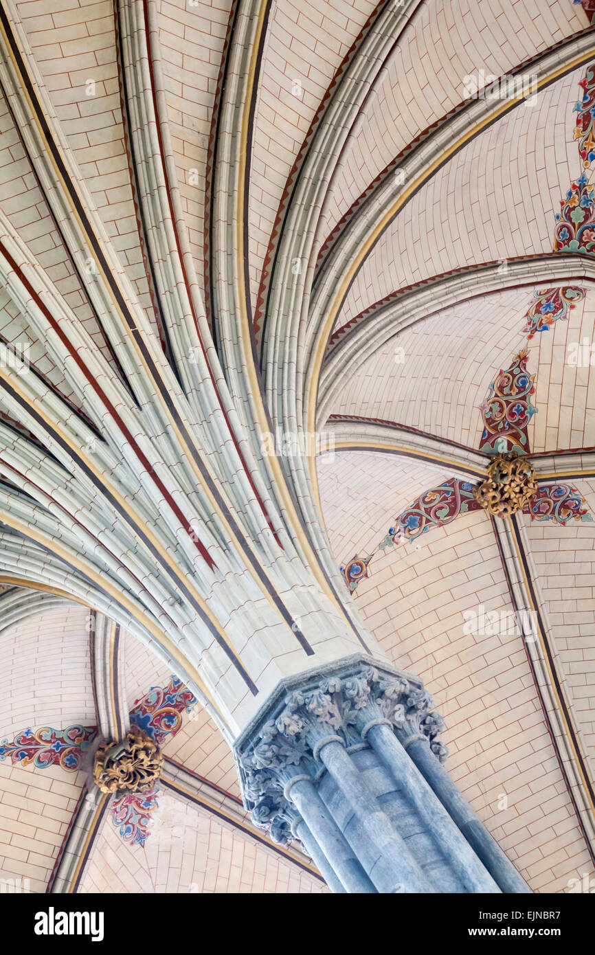 Ceiling detail in Chapter House, Salisbury Cathedral, Salisbury ...