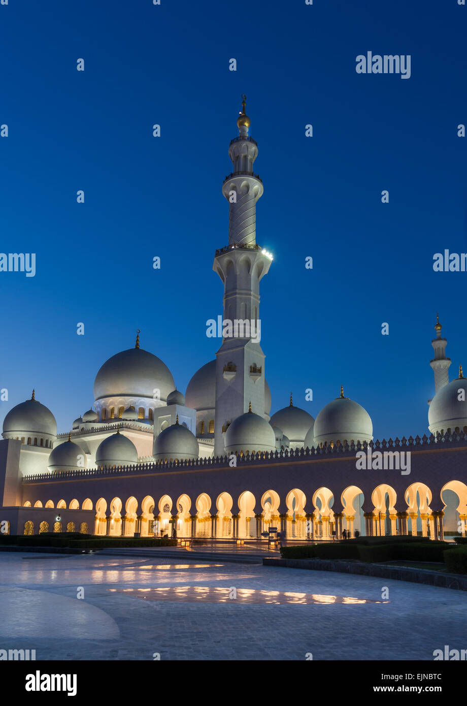 Sheikh Zayed Grand Mosque in Abu Dhabi Stock Photo
