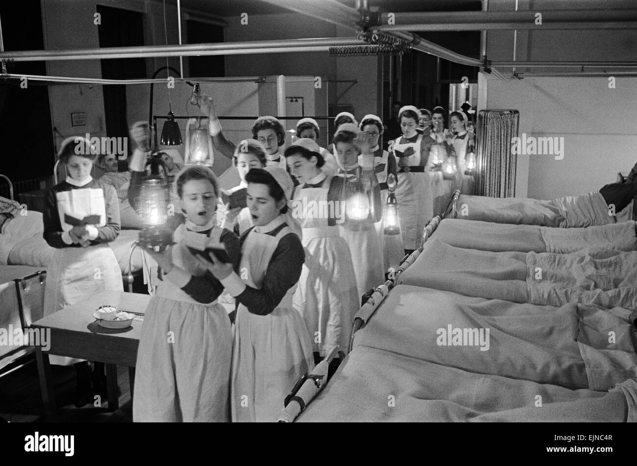 Scenes at Westminster Hospital on christmas Eve 1940. 24th December 1940 Stock Photo