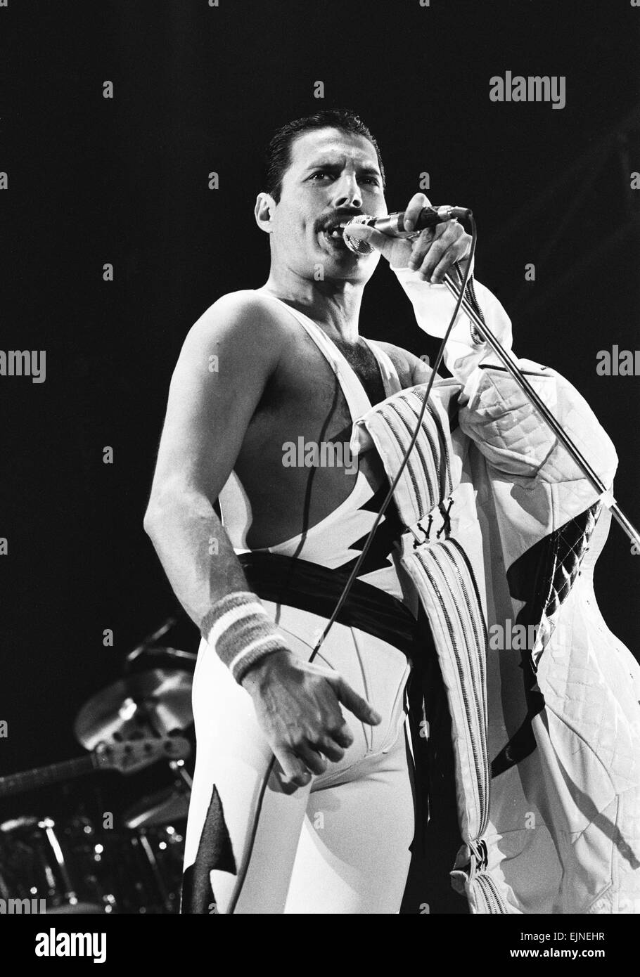 Freddie mercury wembley pop sales