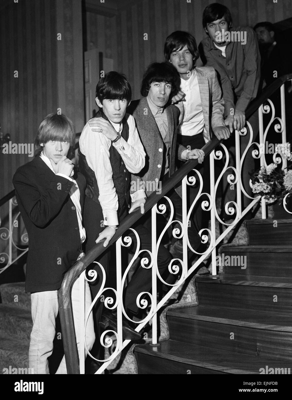 The Rolling Stones at The Imperial Ballroom Nelson, Lancashire l-r Brian Jones, Keith Richards, Bill Wyman, Mick Jagger and Charlie Watts. 25th July 1964 Stock Photo