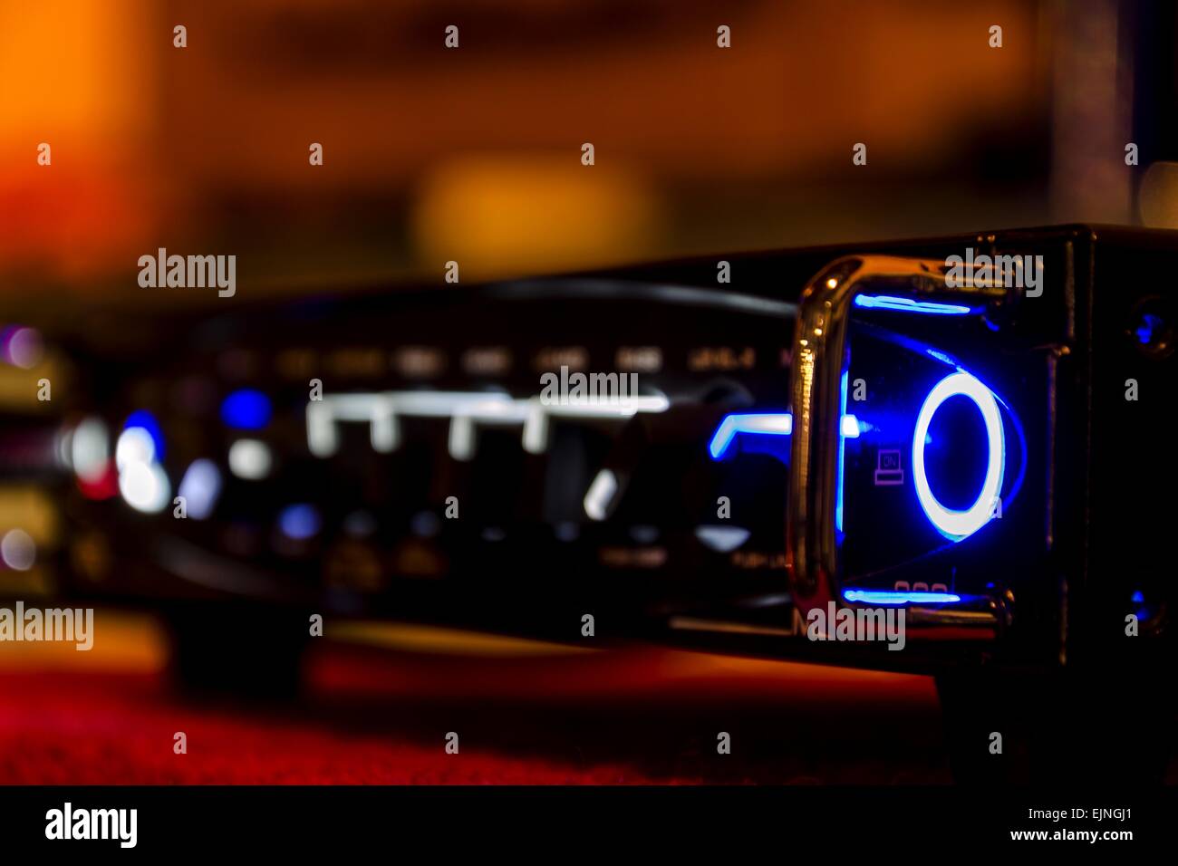 Electronic amplifier hires stock photography and images Alamy