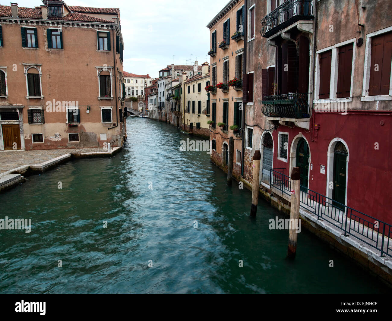 Venice, Italy canal colorful homes along water Stock Photo - Alamy