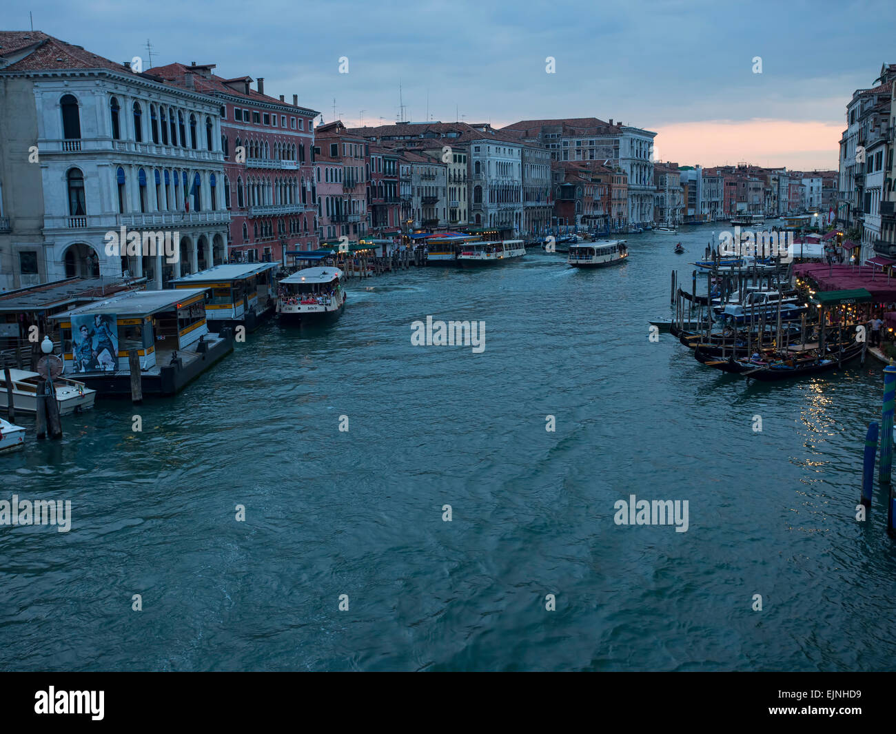 Sunset gondola ride venice hi-res stock photography and images - Alamy