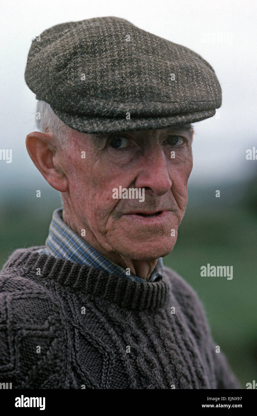 Bluestack Mountains farmer with Donegal tweed cap and Aran sweater,  Donegal, Ireland Stock Photo - Alamy