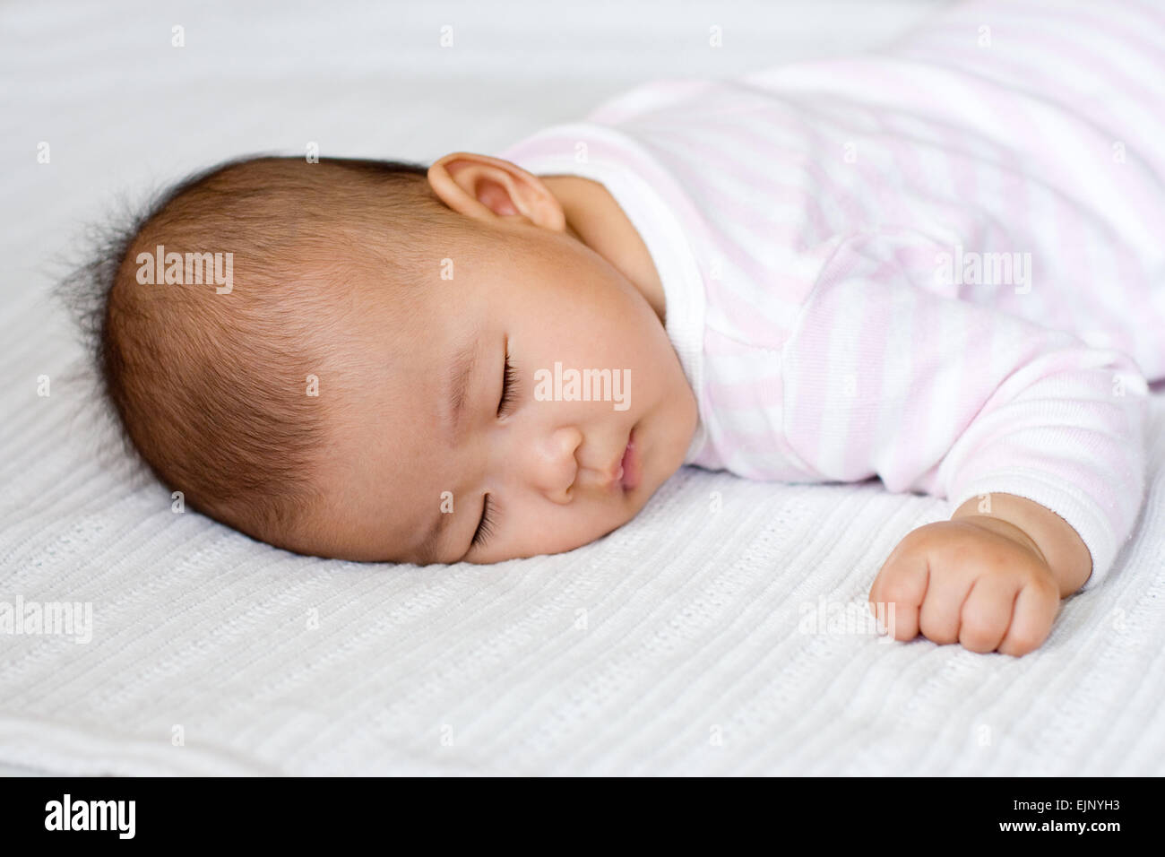 Asian chinese baby girl sleeping hi-res stock photography and images ...