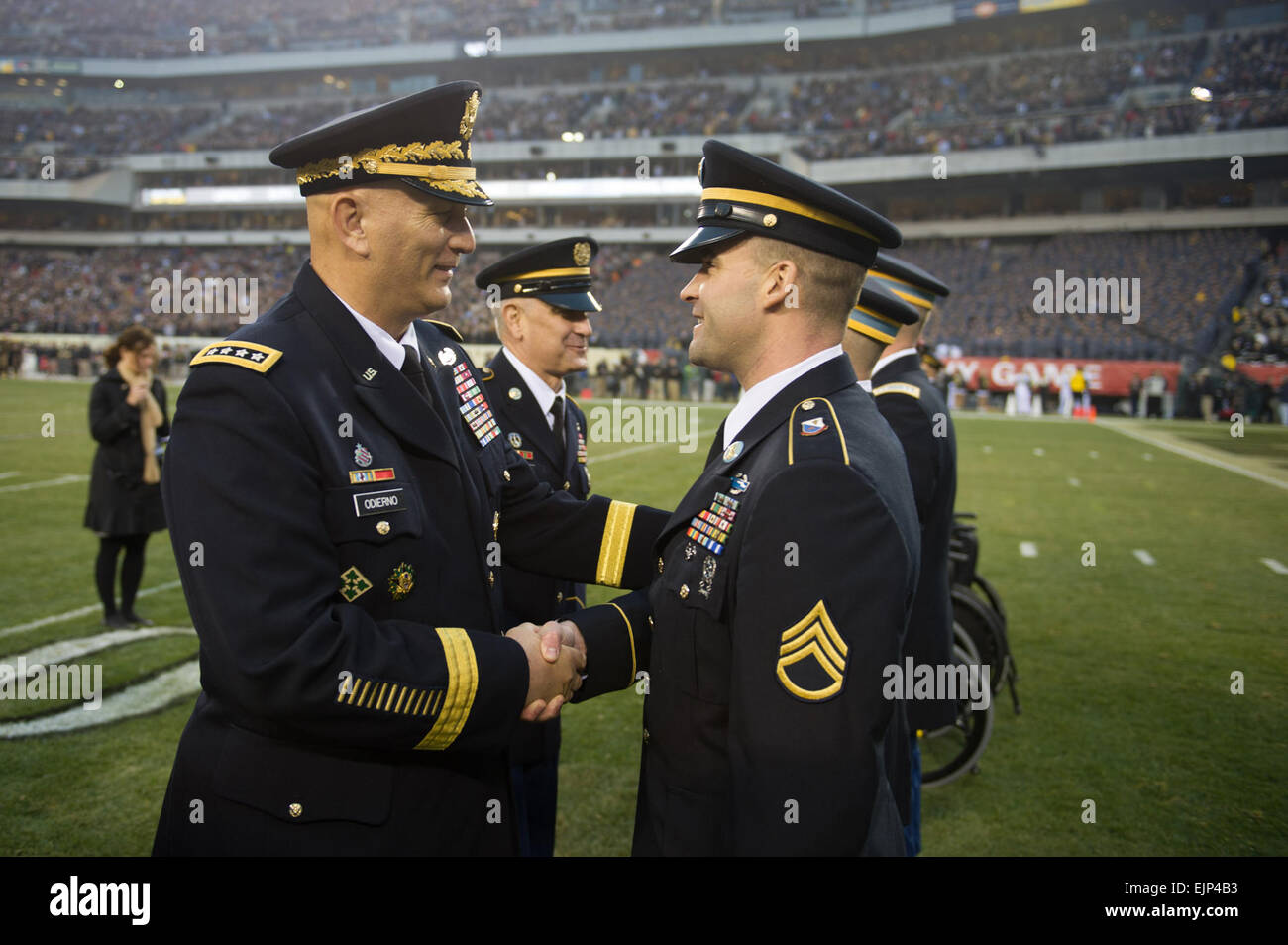 U.S. Army Chief of Staff Gen. Raymond T. Odierno and Sgt. Maj. Raymond ...