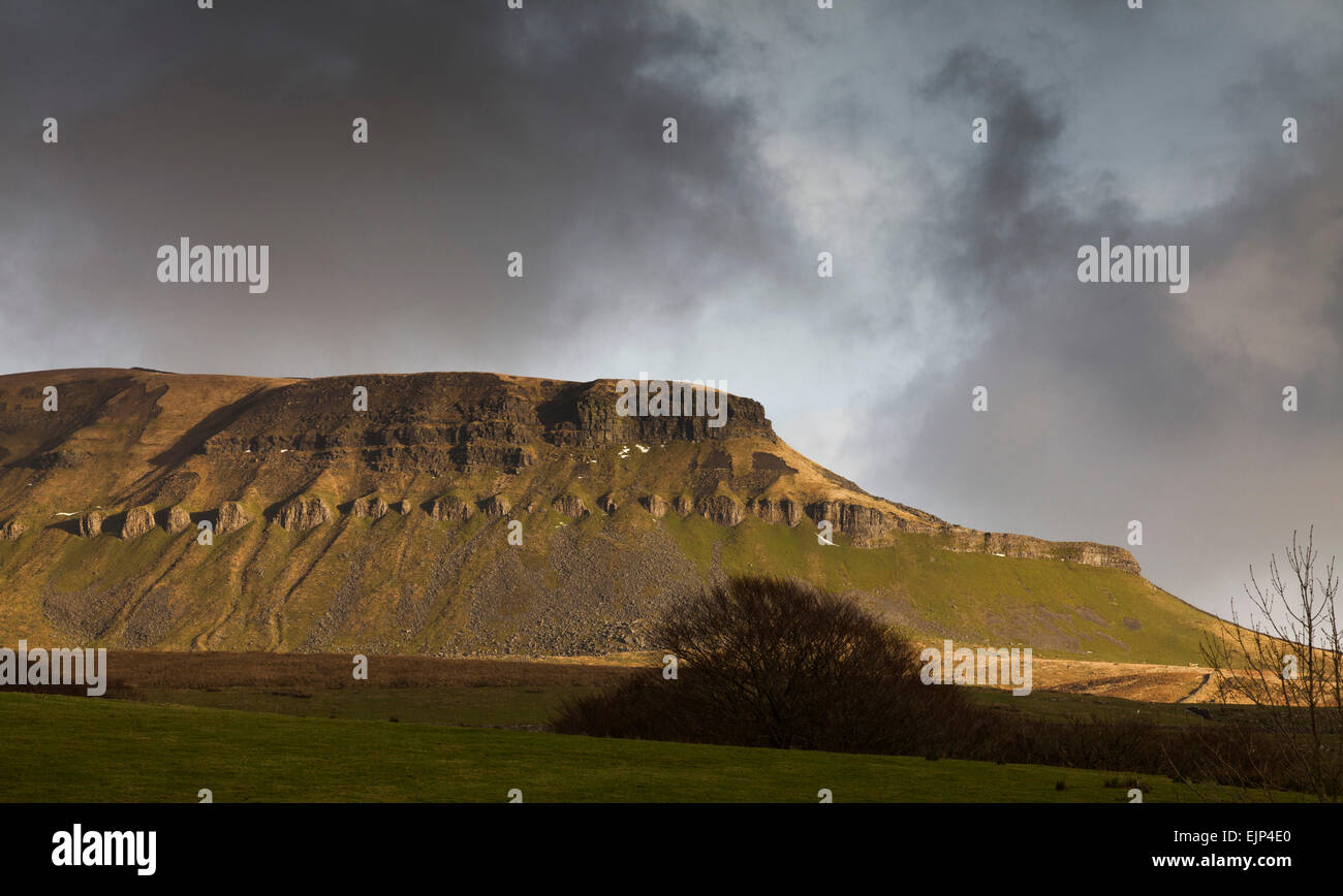 Pen-y-ghent in the Yorkshire Dales is one of the Yorkshire three peaks Stock Photo