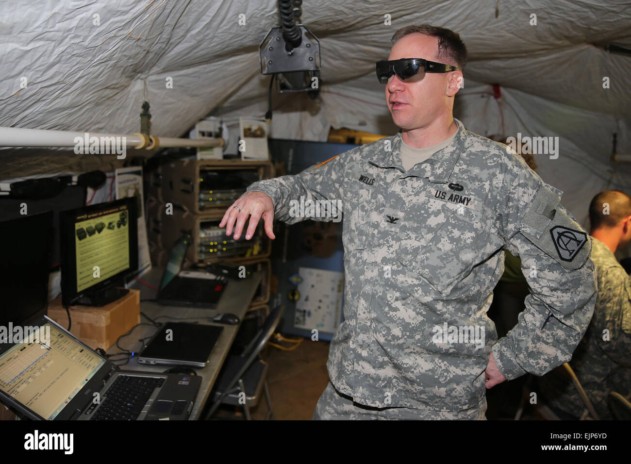 Dcgs hi-res stock photography and images - Alamy