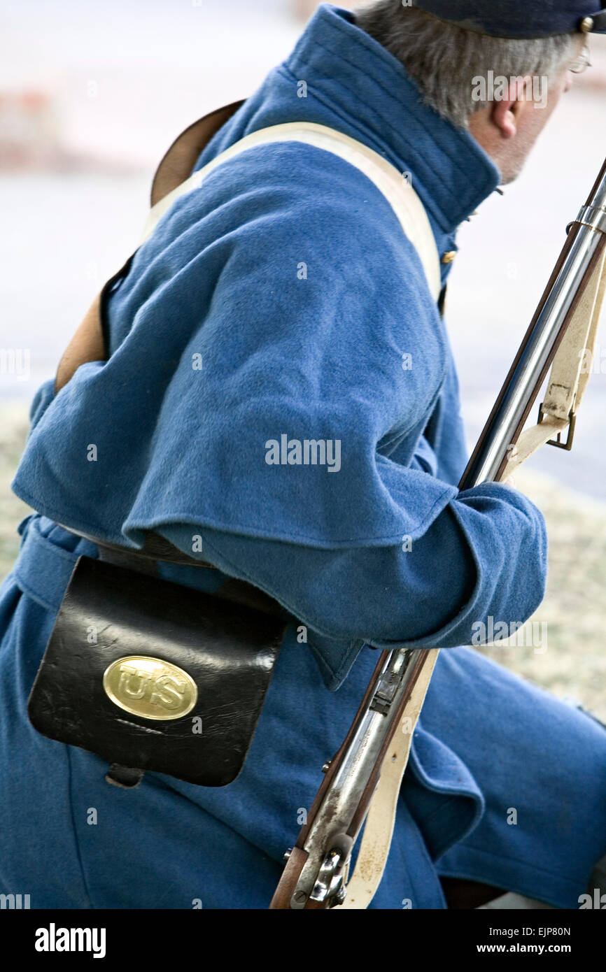 Union soldiers rifle hi-res stock photography and images - Alamy