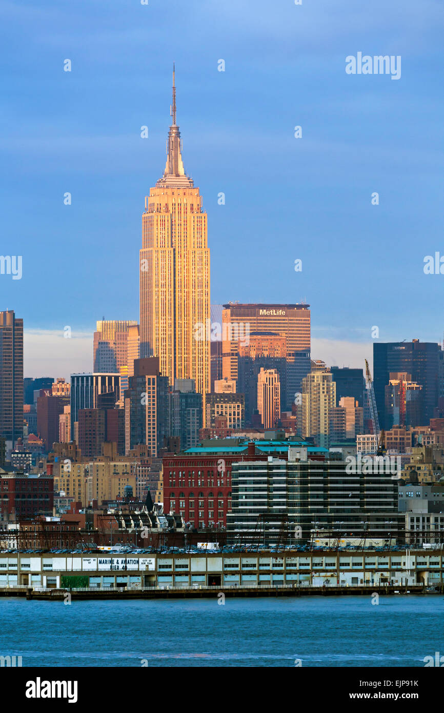 Empire State Building and Midtown Manhattan across the Hudson River, New York, United States of America Stock Photo