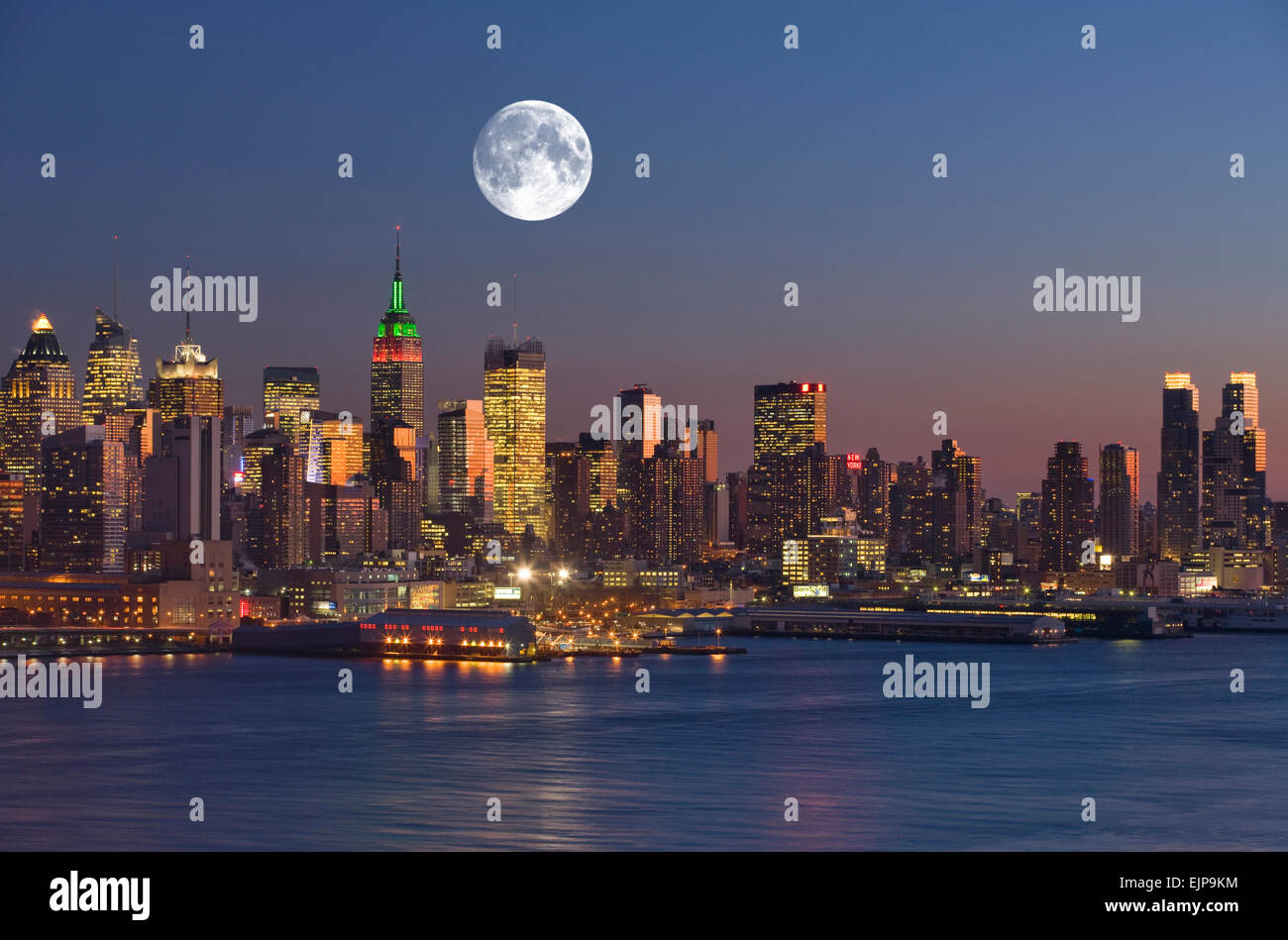 MIDTOWN SKYLINE EAST RIVER MANHATTAN NEW YORK USA Stock Photo - Alamy