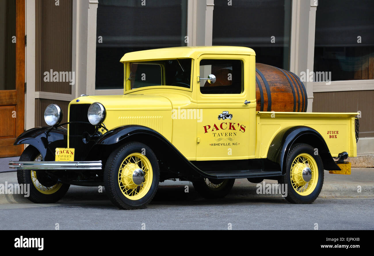 Vintage truck hi-res stock photography and images - Alamy