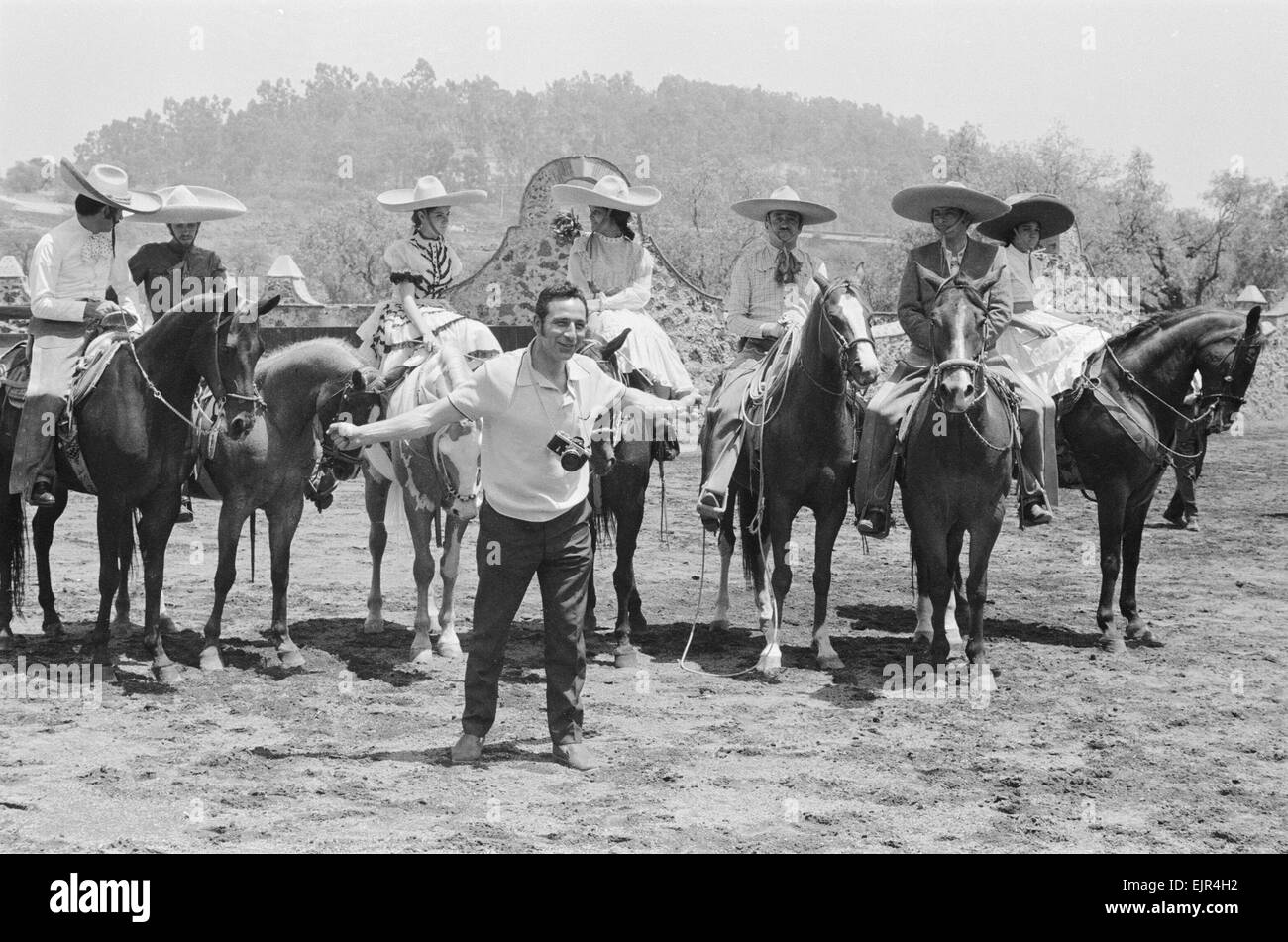 1970 World Cup Finals in Mexico. Daily Mirror photographer Monte Fresco at the Rodeo in the old Olympic village. 11th May 1970. Stock Photo