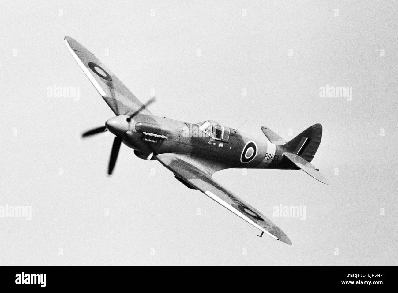 Demonstration by a Supermarine Spitfire MK19 of the Battle of Britain Memorial Flight 15th September 1966 Stock Photo