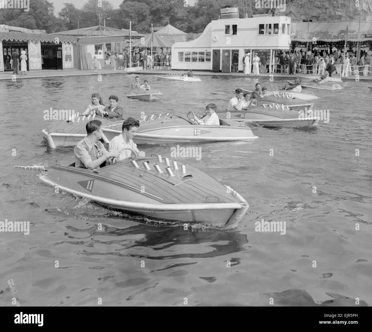 1950s boats hi-res stock photography and images - Alamy