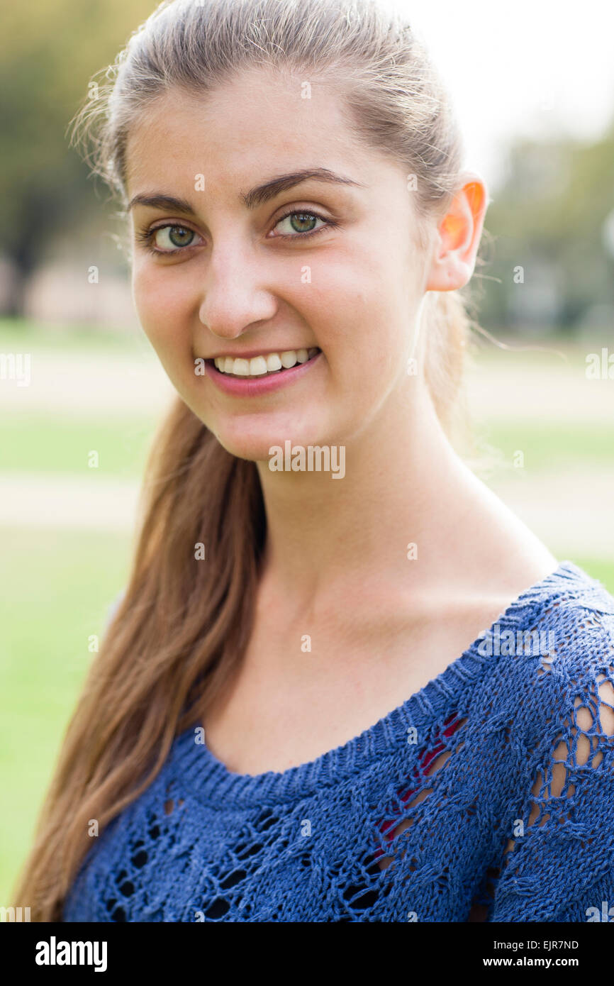 Woman standing outside looking up hi-res stock photography and images ...