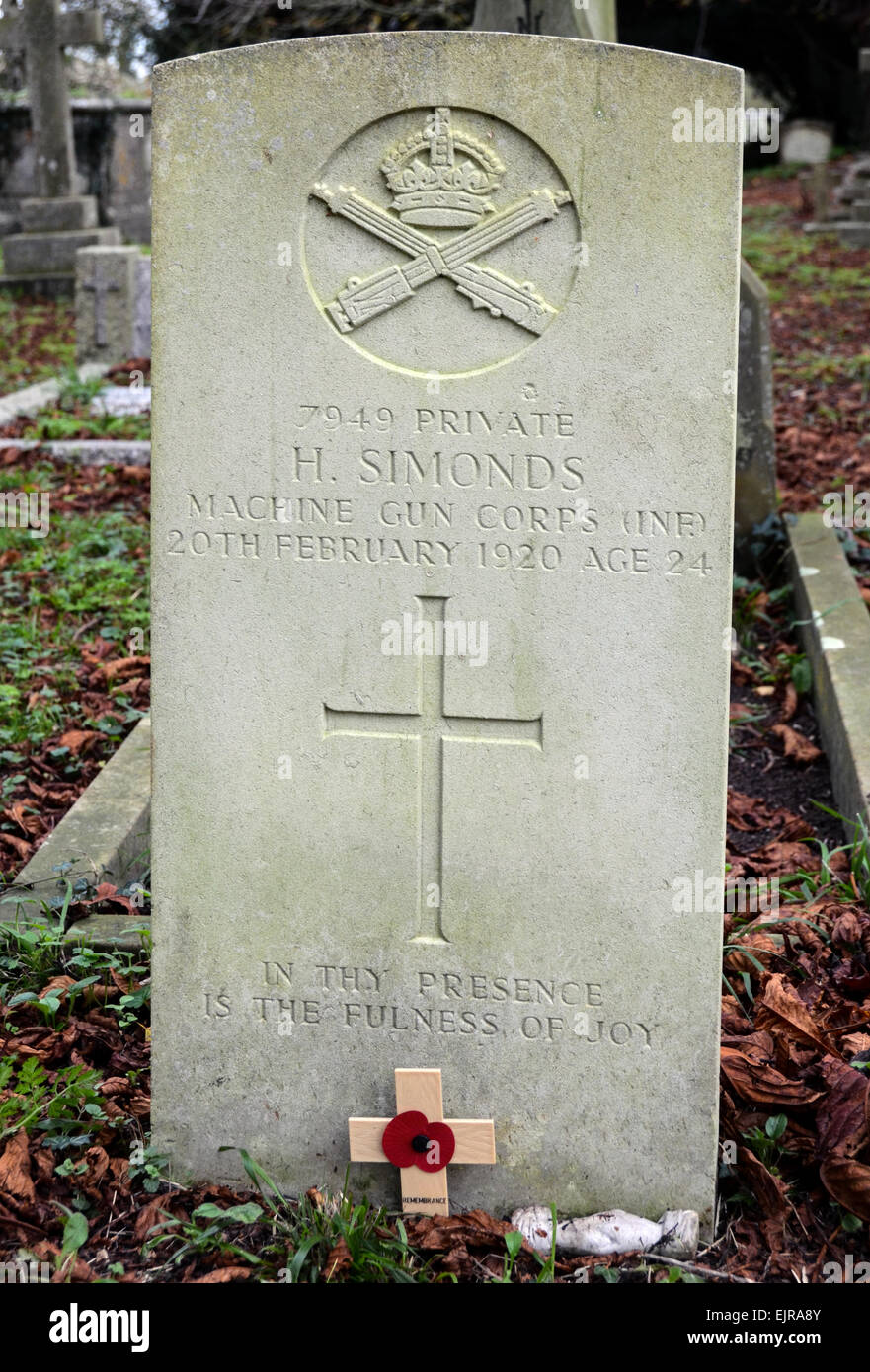 The CWGC grave of private H Simonds of the Machine Gun Corps, died of his injuries back in his home village of Dinton, Bucks. Stock Photo