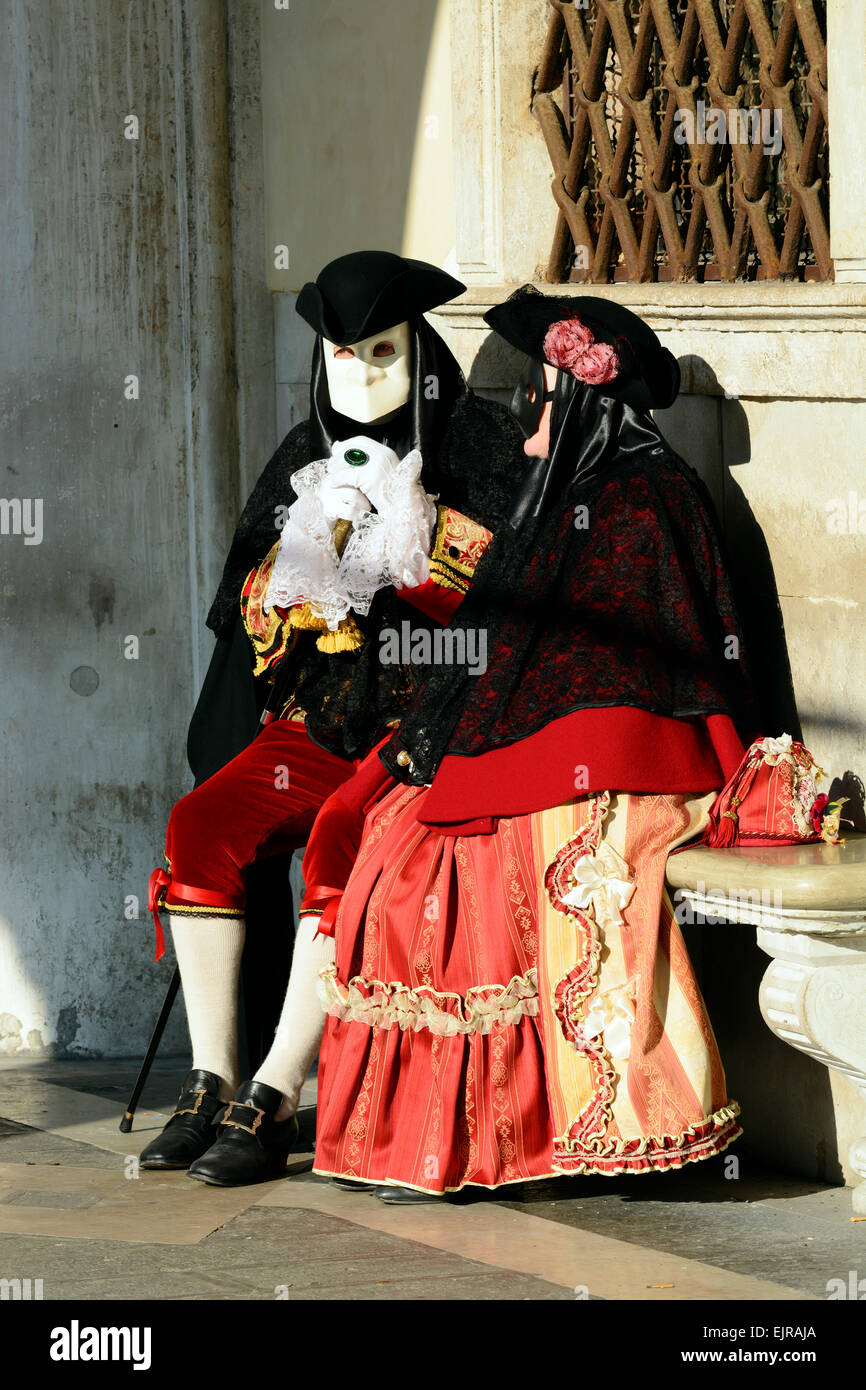 Italy traditional costume hi-res stock photography and images - Alamy