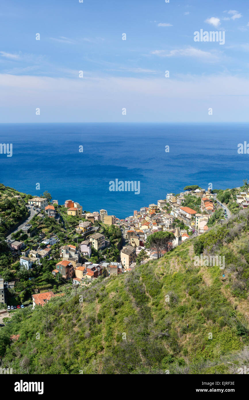 Riomaggiore clifftop village, Cinque Terre, Liguria, Italy, UNESCO World Heritage Site Stock Photo