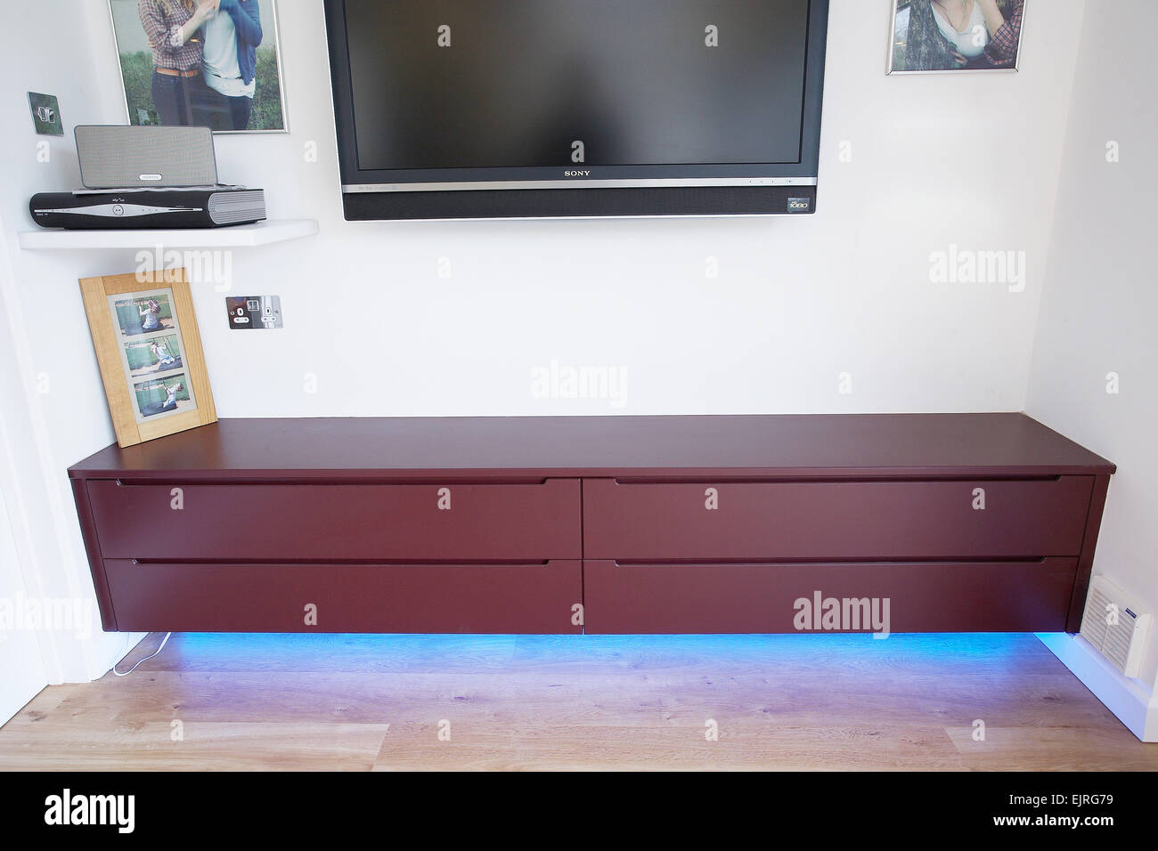 Tv unit wall hires stock photography and images Alamy