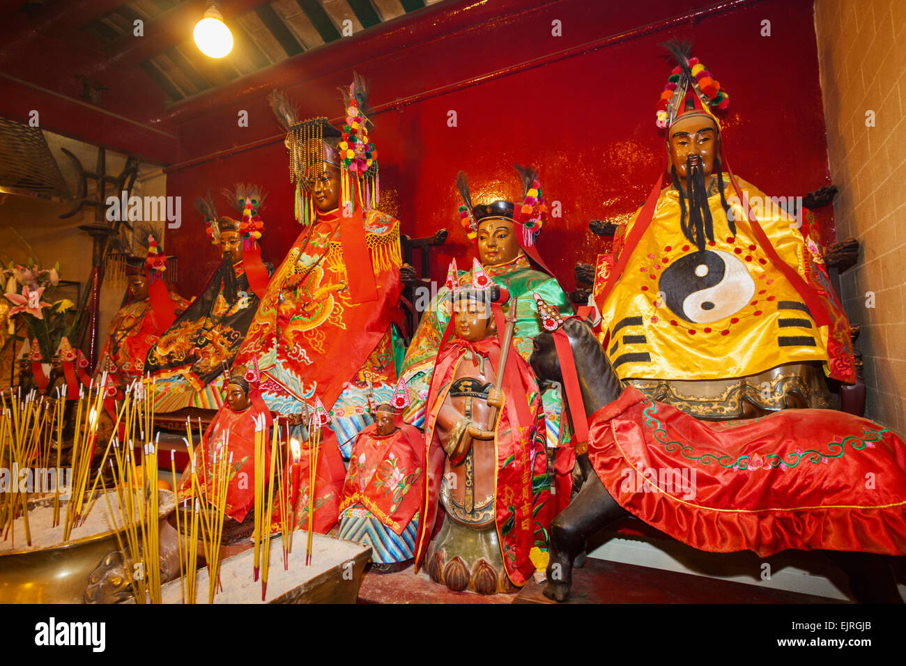 China, Hong Kong, Hollywood Road, Man Mo Temple, Taoist God Statues