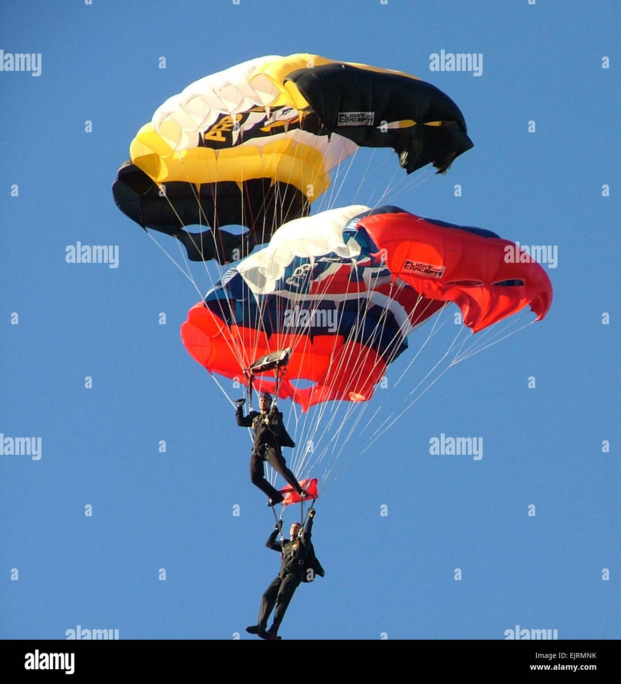 Army paratroopers make history by conducting the first combined