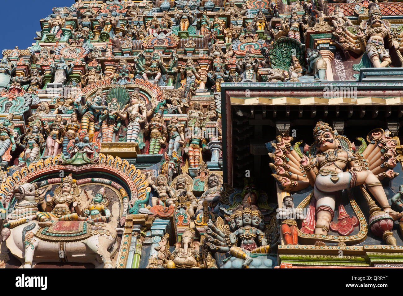 Detail of the sculptures on the gopuram at the Sri Meenakshi Temple in Madurai Stock Photo