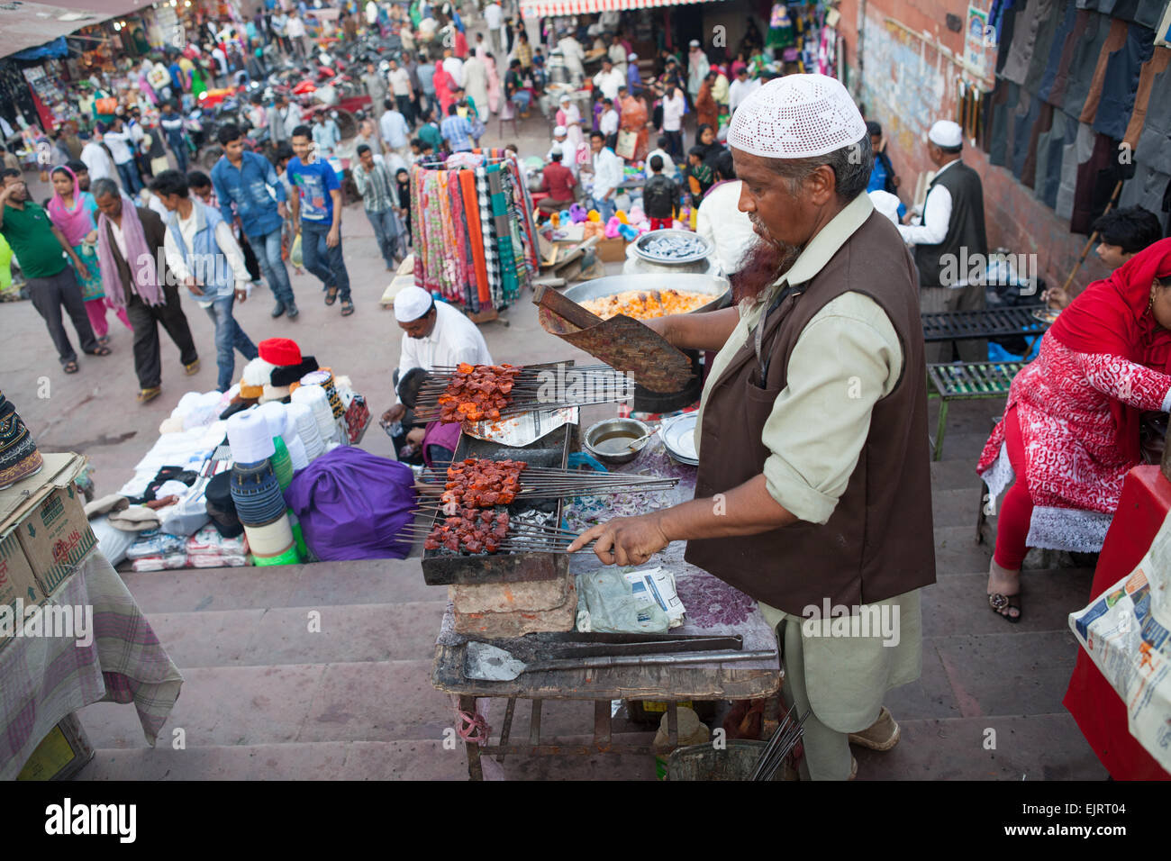 Cooking mutton kebabs in the muslim quarter of Old Delhi Stock Photo