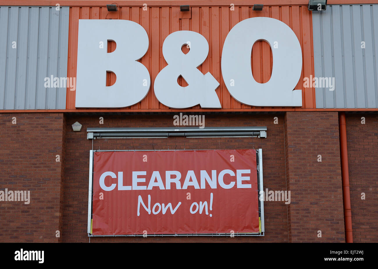 Pictured Is The B Q Store In Hyde Cheshire B Q Is To Close 60 Store   Pictured Is The Bq Store In Hyde Cheshire Bq Is To Close 60 Store EJT2WJ 