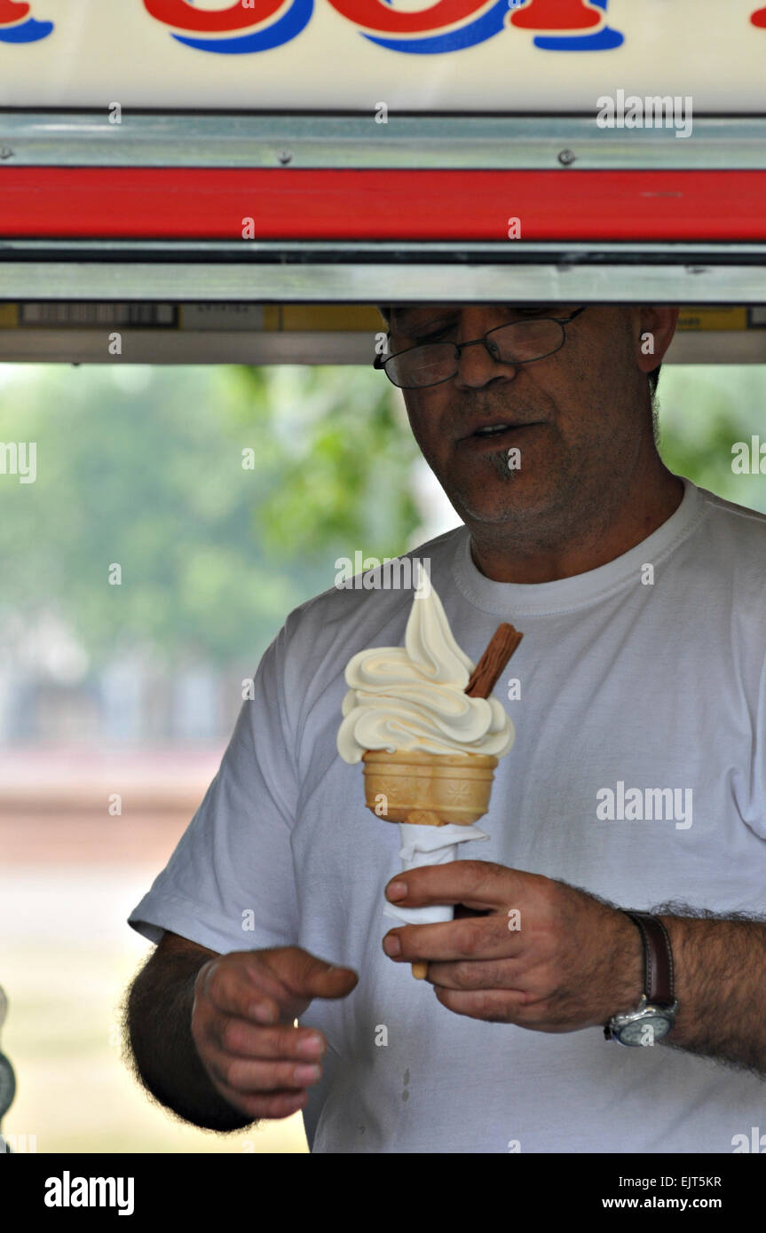 Double cone ice cream hi-res stock photography and images - Page 2 - Alamy