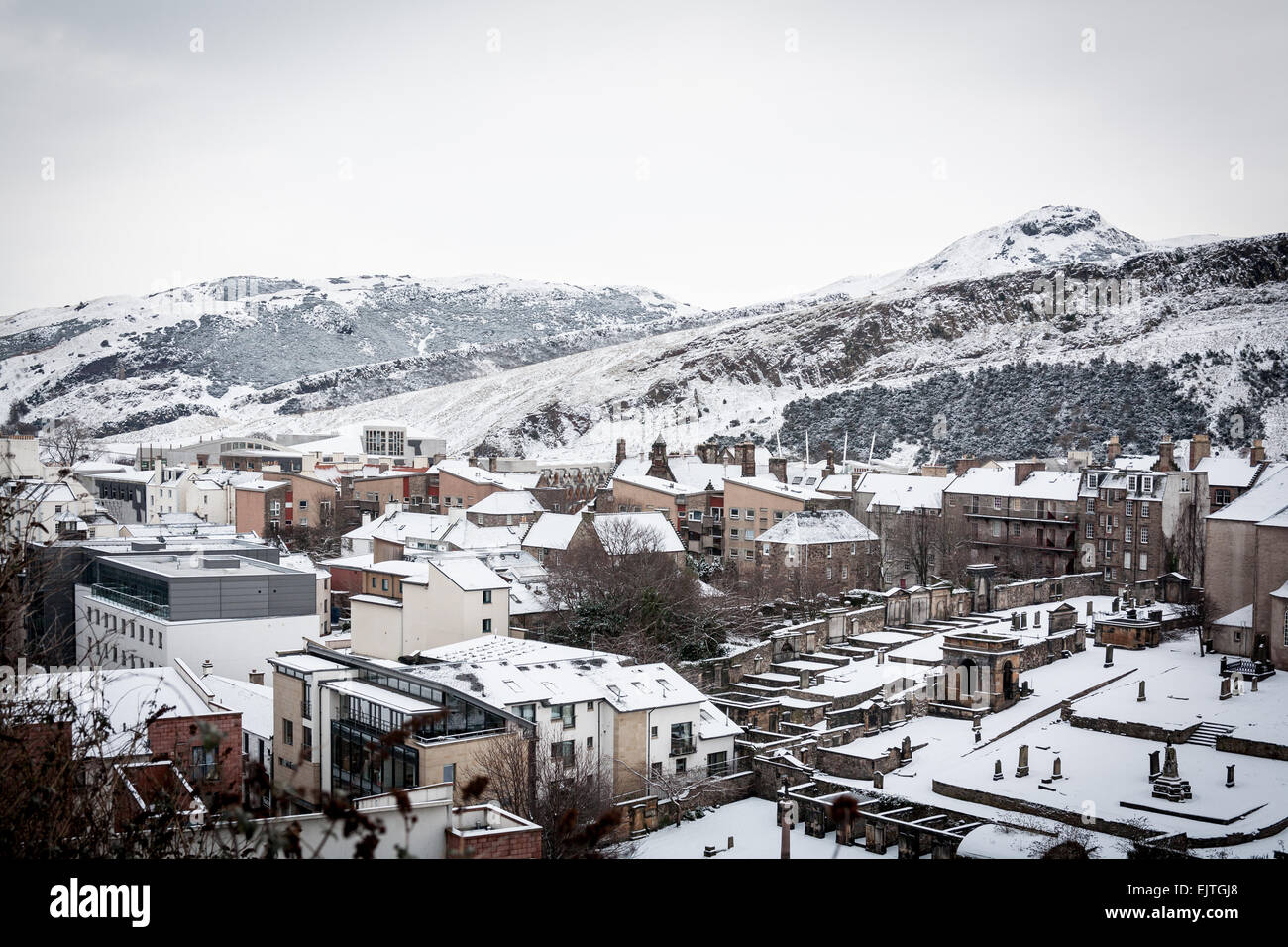 Edinburgh in Winter series. Looking from Regent Rd towards Arthur's Seat. Stock Photo