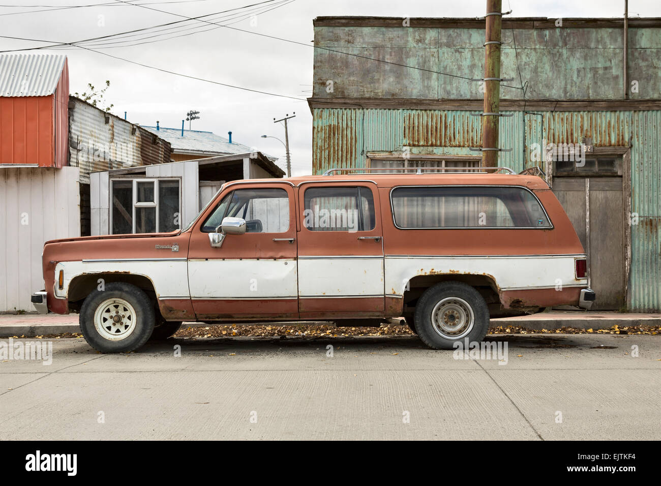 Vintage Chevrolet Suburban K10 400 Silverado, late 1970s/early 1980s.  Puerto Natales, Chile Stock Photo