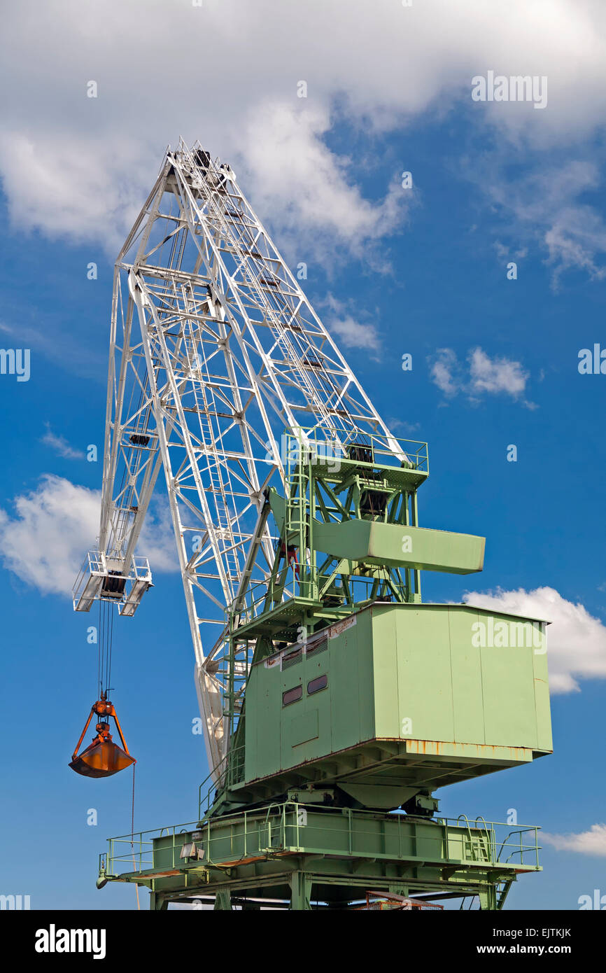 Green crane hi-res stock photography and images - Alamy