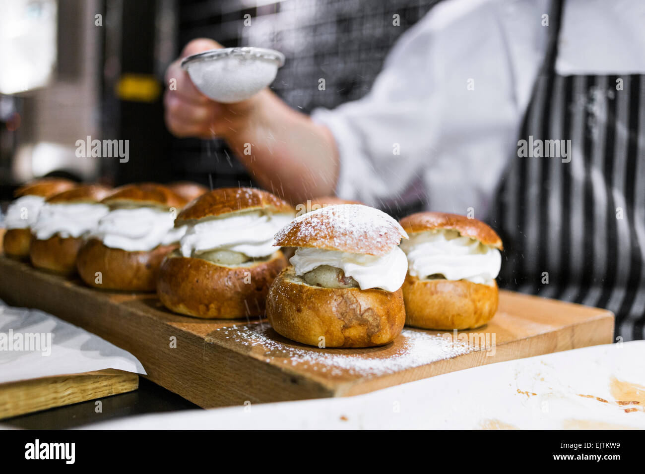 Dusting Icing Sugar High Resolution Stock Photography and Images Alamy
