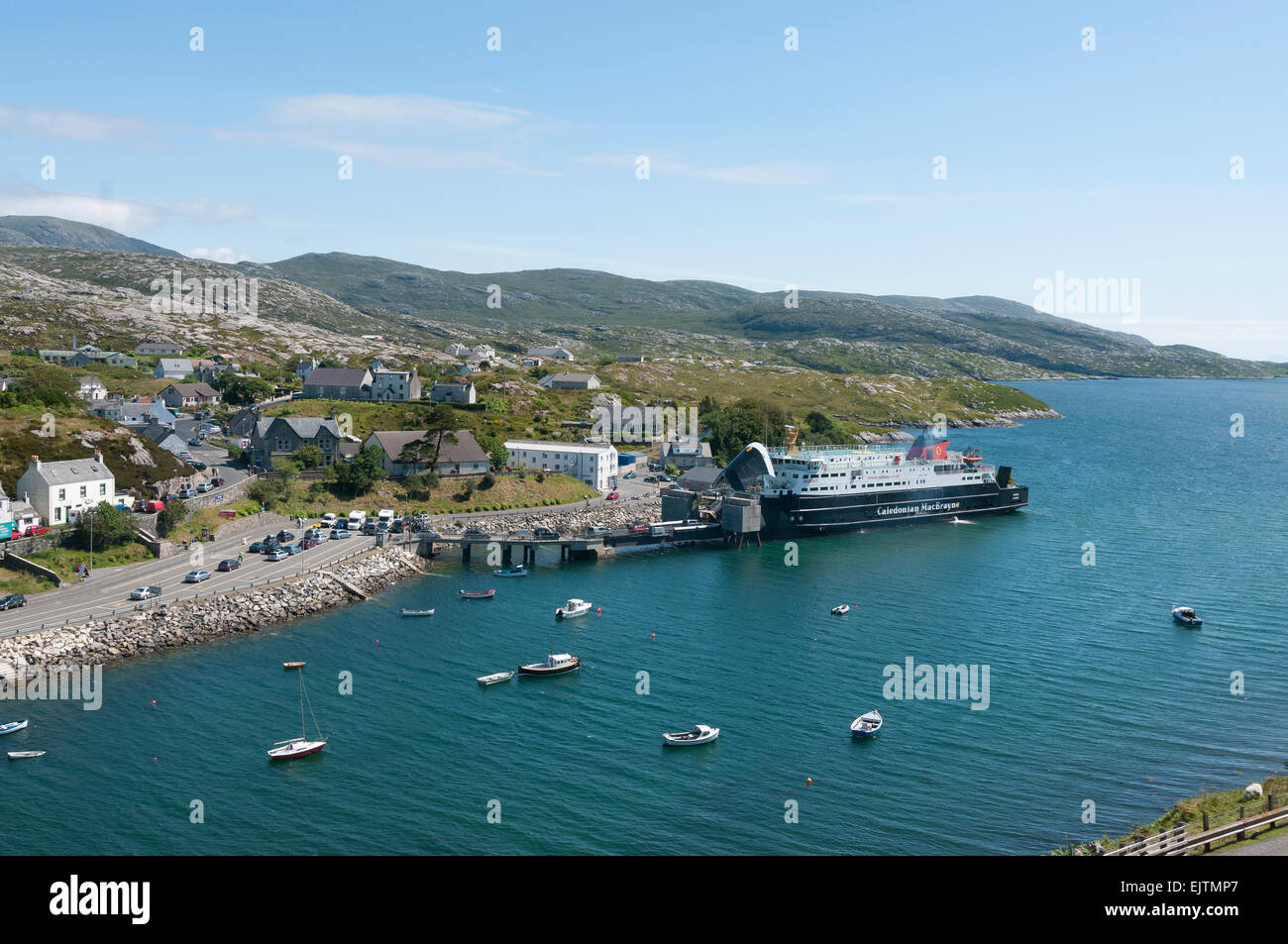 tarbert uig  ferry port mv hebrides sailing Stock Photo