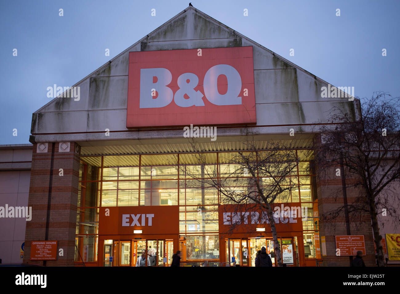 Diy shop london england uk hi-res stock photography and images - Alamy