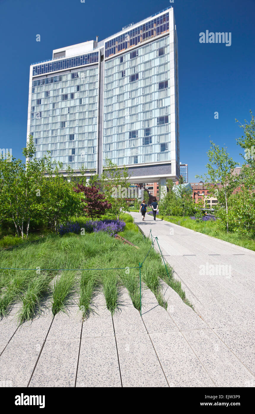 STANDARD HOTEL HIGH LINE ELEVATED URBAN PARK CHELSEA MANHATTAN NEW YORK