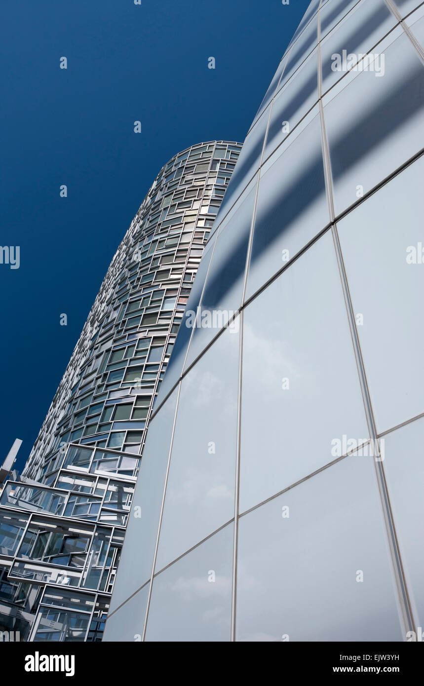 IAC BUILDING (©FRANK GEHRY 2007) WEST SIDE HIGHWAY CHELSEA MANHATTAN ...