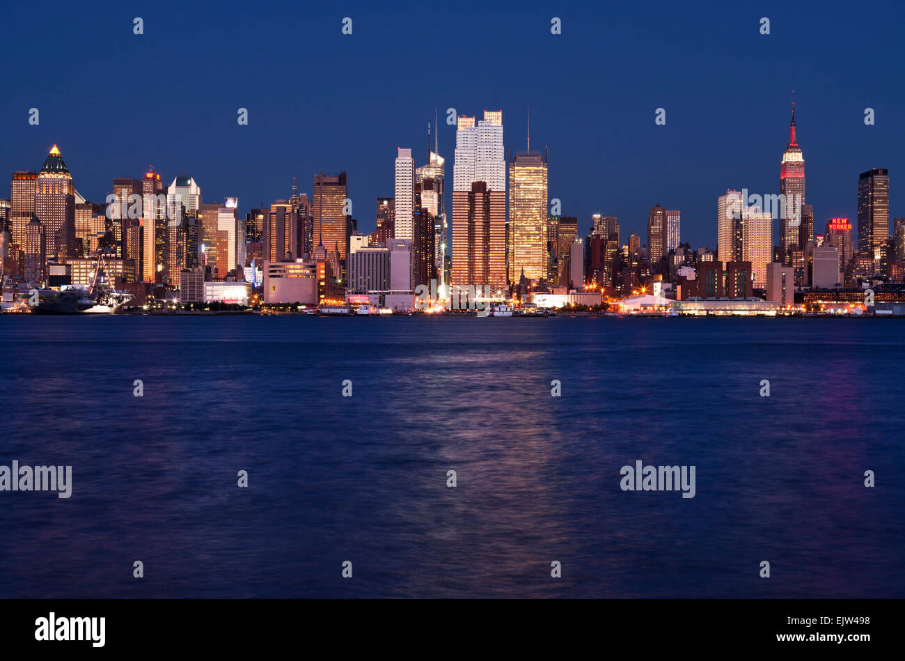 MIDTOWN SKYLINE HUDSON RIVER MANHATTAN NEW YORK CITY USA Stock Photo ...