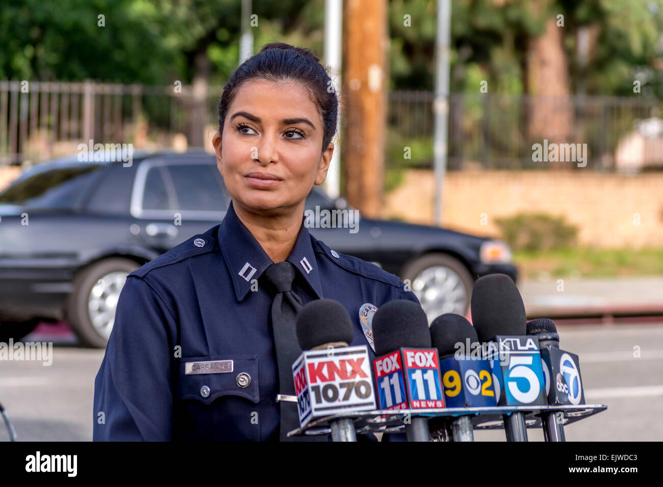 3 female officers team up 2