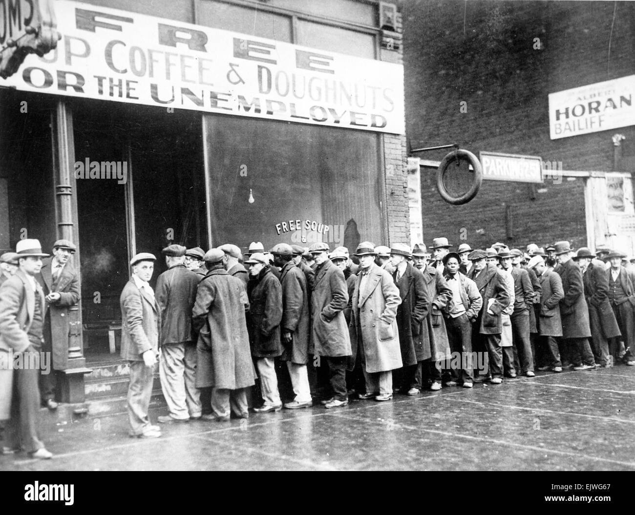 AL CAPONE (1899-1947) American gangster opened this Chicago soup kitchen for the unemployed in 1931 Stock Photo