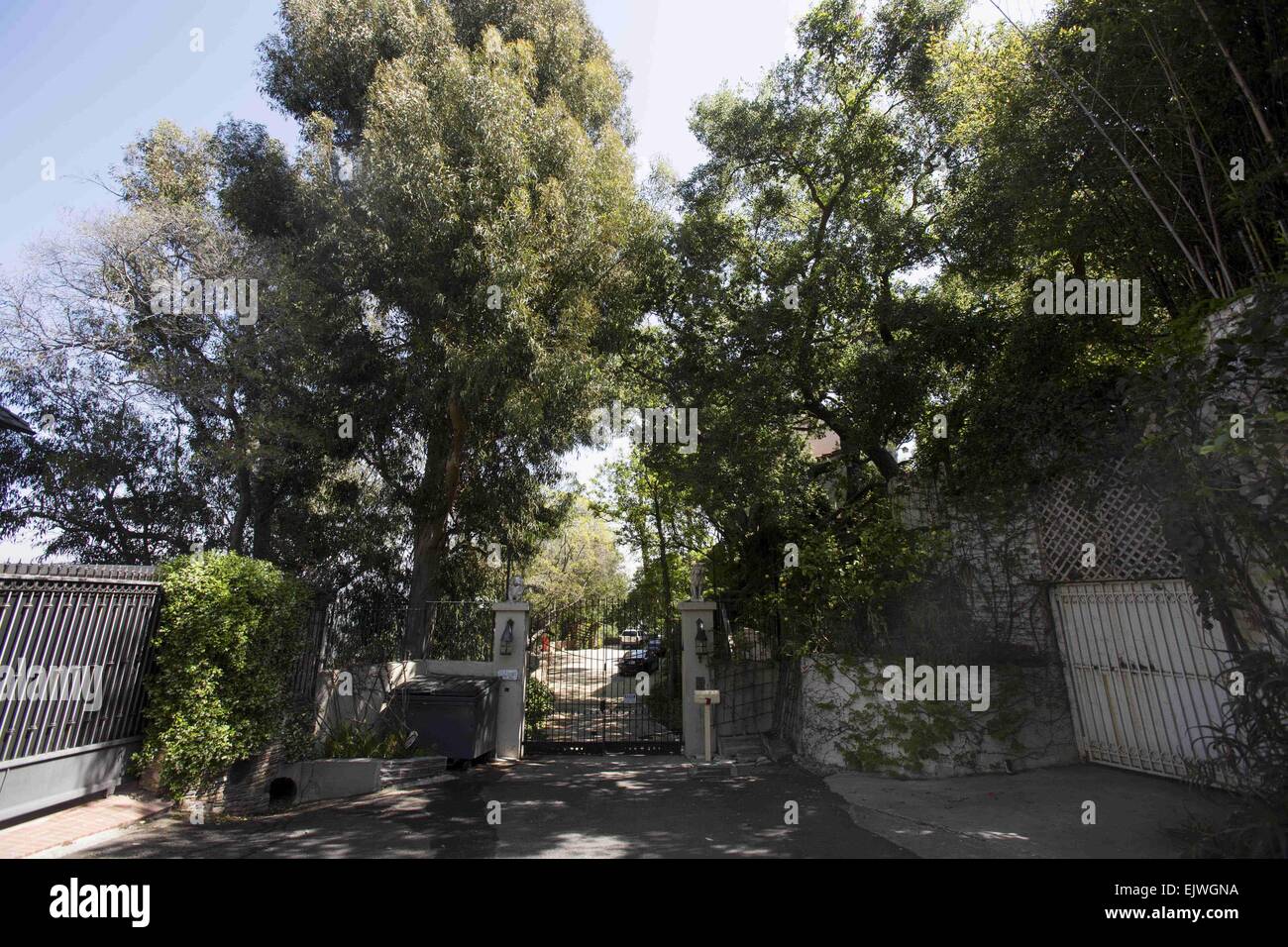 Los Angeles, California, USA. 1st Apr, 2015. The gate of the home of Andrew Getty is seen on Wednesday April 1, 2014 in Los Angeles. Getty, the 47-year-old, grandson of the late oil baron J. Paul Getty, who was found dead at his Hollywood Hills home, suffered from a serious medical condition that put him at ''grave risk of substantial and irreparable injury or death'' if his blood pressure were to suddenly rise, according to court papers obtained today. © Ringo Chiu/ZUMA Wire/Alamy Live News Stock Photo
