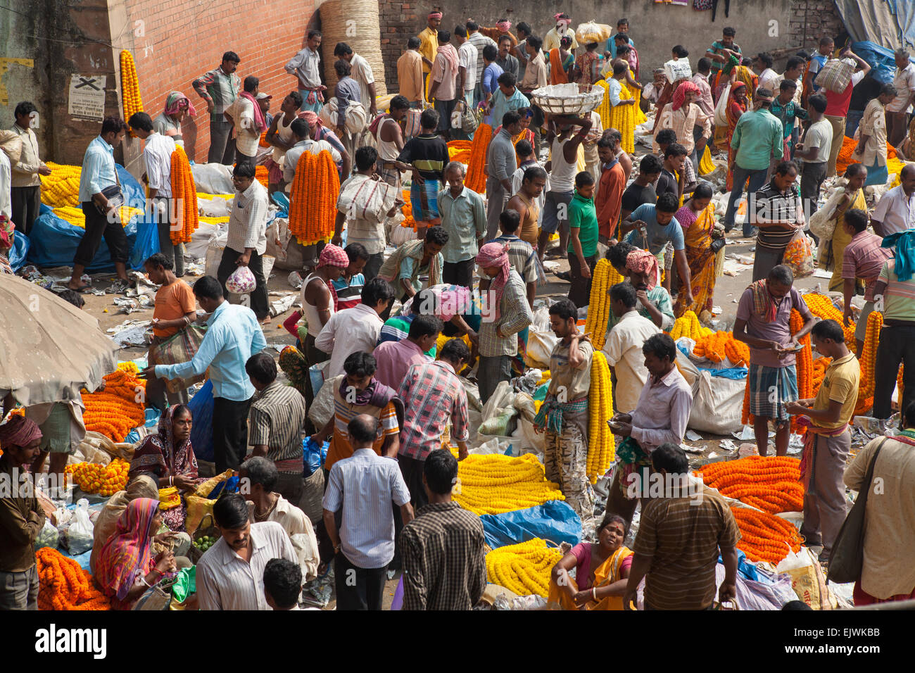 Malik Ghat flower market in Kolkata (Calcutta) Stock Photo